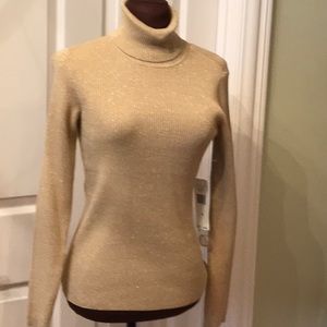 Long sleeve turtleneck